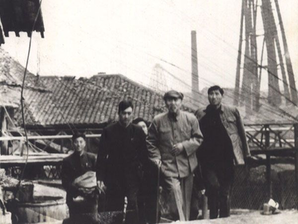 董必武同志视察自贡盐场